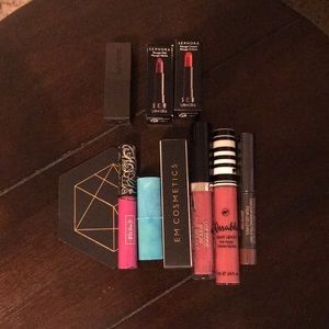 9 Lipsticks/lipglosses (NEVER USED)